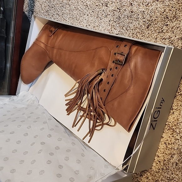 ZIGIny size 8 boots! - Picture 7 of 8